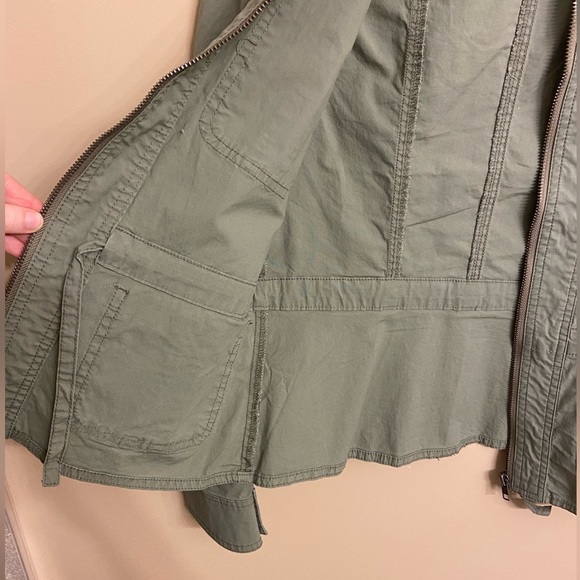 Guess army green jacket with interior drawstring waist - Picture 4 of 4